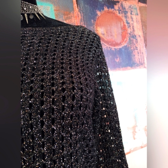 Express Black & Silver Shimmer 3/4 Length Sleeve Round Neck Sweater Size L - Picture 4 of 8